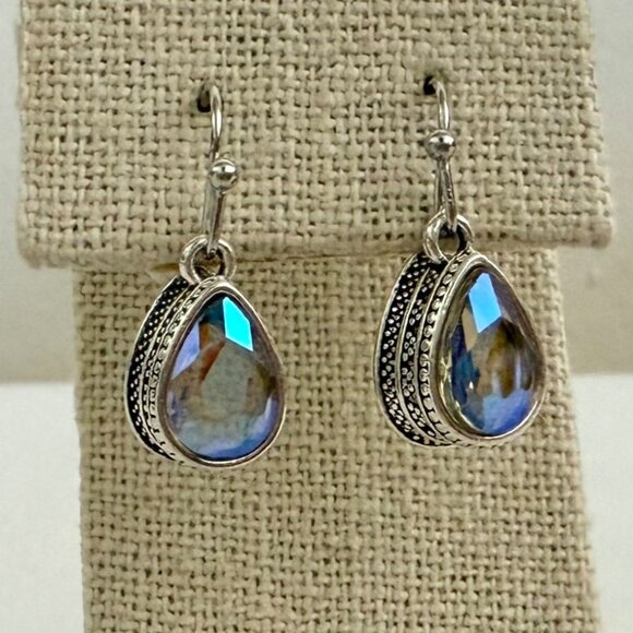 Iridescent Purple Teardrop Silver Plated Earrings Coquette Romantic Petite Glam - Picture 1 of 7